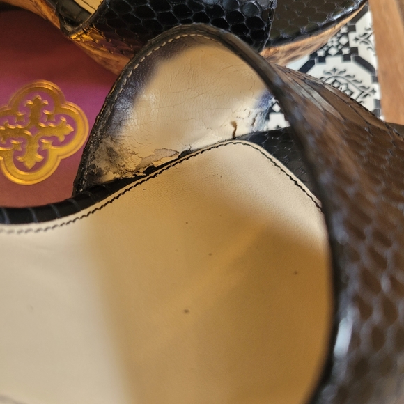 NWOT Isola Oasis Black Snake Print Cork Wedge Sandals - Picture 10 of 13